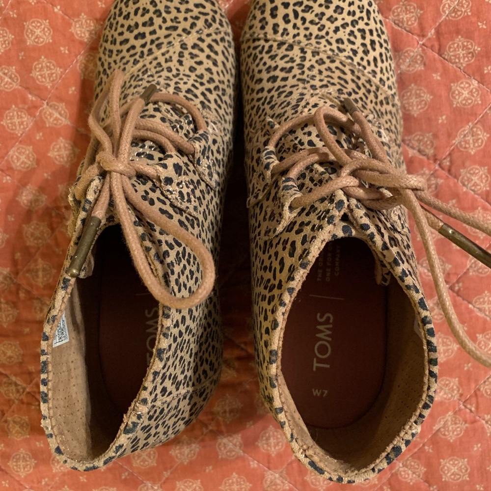 Women’s TOMS wedges